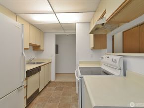 700 N 160th Street A314, Shoreline WA 98133
