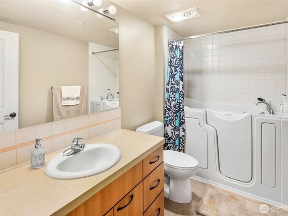 5001 California Avenue SW 511, Seattle WA 98136