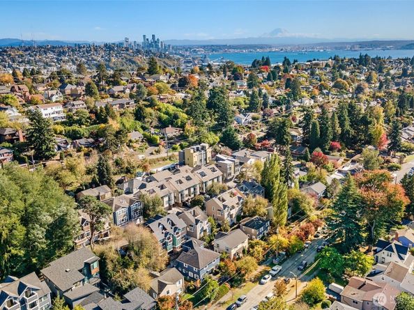 3034 31st Avenue W A, Seattle WA 98199