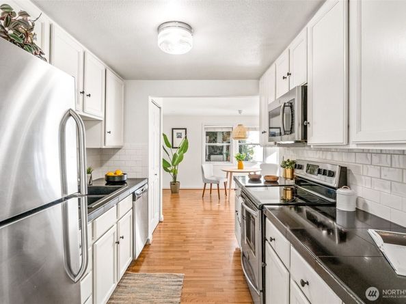 3034 31st Avenue W A, Seattle WA 98199