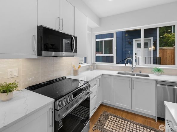 9218 4th Avenue NW, Seattle WA 98117