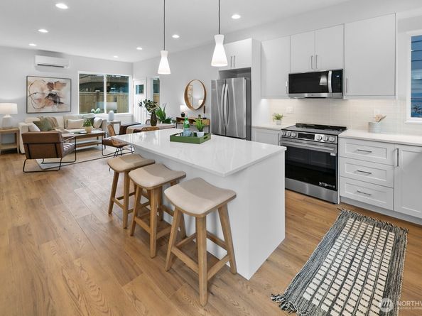 9218 4th Avenue NW, Seattle WA 98117