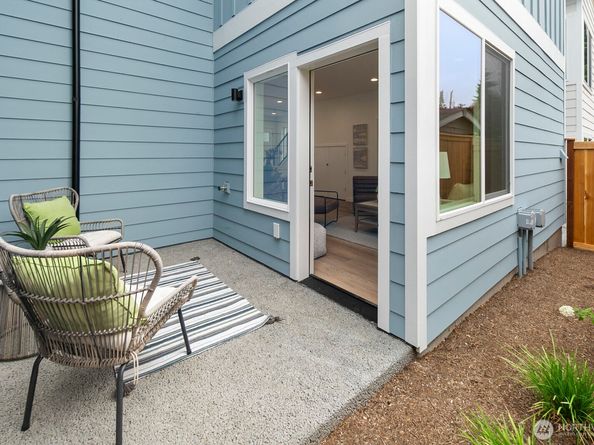9218 4th Avenue NW, Seattle WA 98117