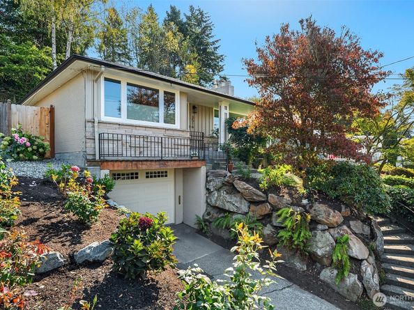 3516 31st Avenue W, Seattle WA 98199