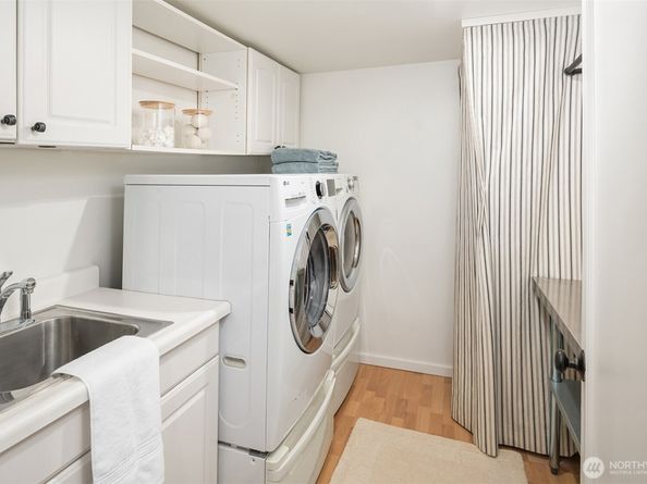 3516 31st Avenue W, Seattle WA 98199