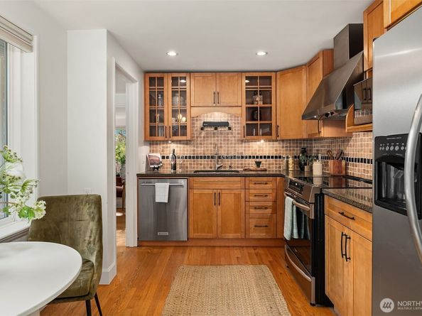 3516 31st Avenue W, Seattle WA 98199