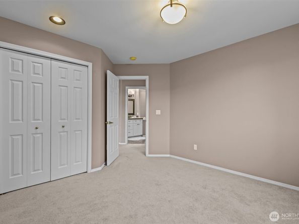 102 Stone Ridge Drive, Snohomish WA 98290