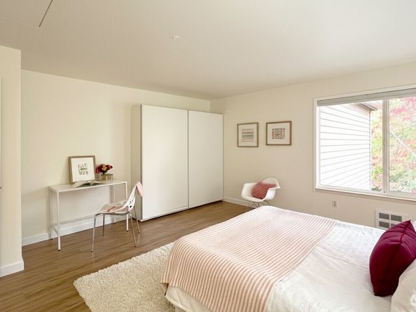 2920 76th Ave SE 411, Mercer Island WA 98040