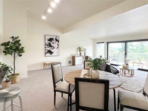 2920 76th Ave SE 411, Mercer Island WA 98040