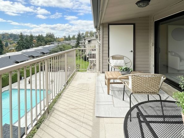 2920 76th Ave SE 411, Mercer Island WA 98040