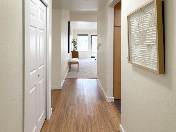 2920 76th Ave SE 411, Mercer Island WA 98040