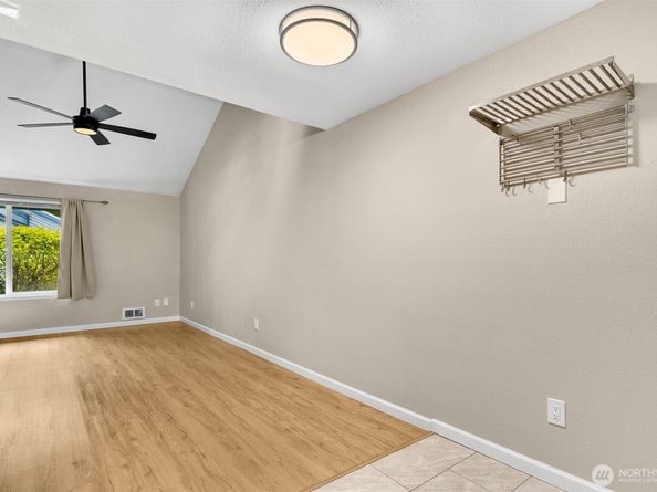 4300 NE Sunset Boulevard C6, Renton WA 98059