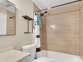 4300 NE Sunset Boulevard C6, Renton WA 98059
