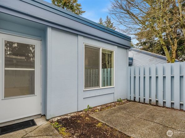 4300 NE Sunset Boulevard C6, Renton WA 98059
