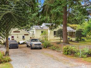 15010 Ashworth Avenue N, Shoreline WA 98133