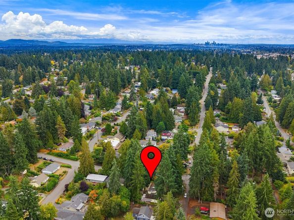 15010 Ashworth Avenue N, Shoreline WA 98133