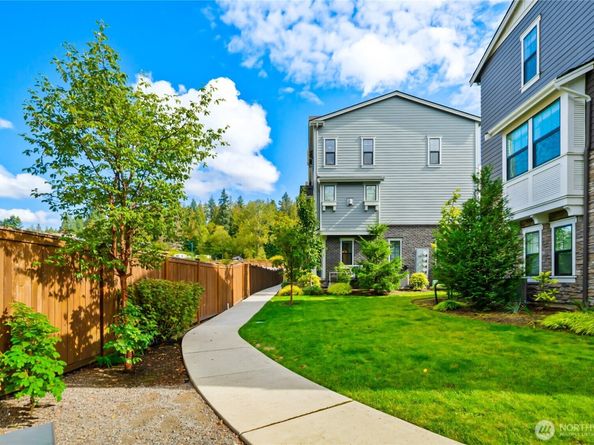 14131 266th Avenue NE 101, Duvall WA 98019