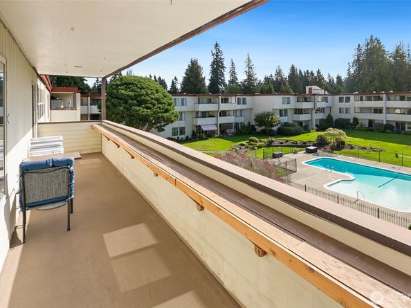 8516 196th Street SW 302, Edmonds WA 98026