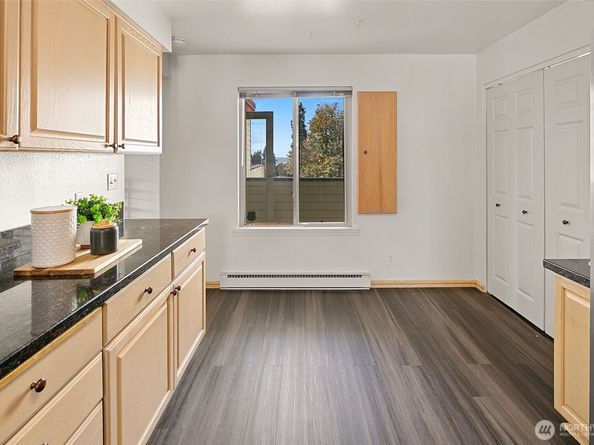 8516 196th Street SW 302, Edmonds WA 98026