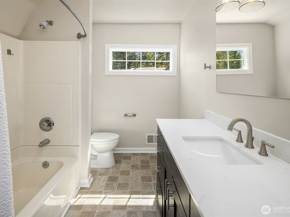 2808 Kennewick Place NE, Renton WA 98056