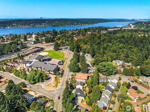 2808 Kennewick Place NE, Renton WA 98056