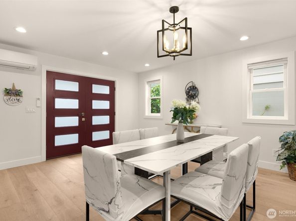 4326 NE 44th Street, Seattle WA 98105