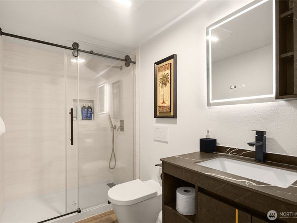 4326 NE 44th Street, Seattle WA 98105