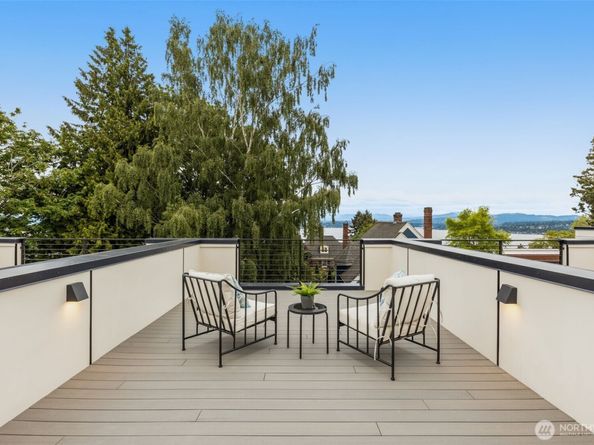 1110 C 34th Avenue, Seattle WA 98122