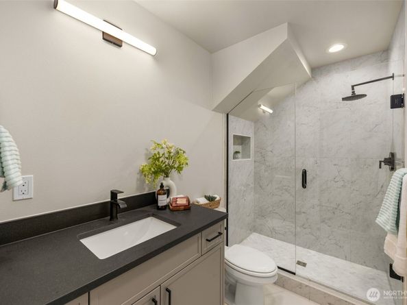 1110 C 34th Avenue, Seattle WA 98122