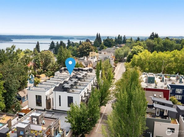 1110 C 34th Avenue, Seattle WA 98122