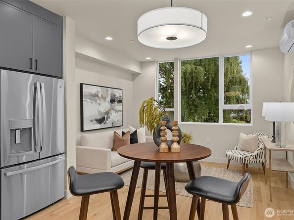 1110 C 34th Avenue, Seattle WA 98122