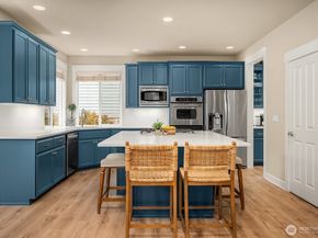 27528 SE 28th Court, Sammamish WA 98075