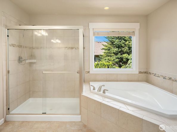 27528 SE 28th Court, Sammamish WA 98075