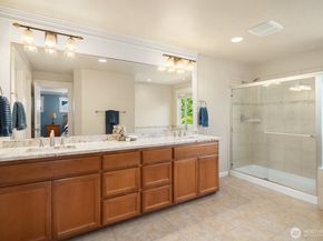 27528 SE 28th Court, Sammamish WA 98075