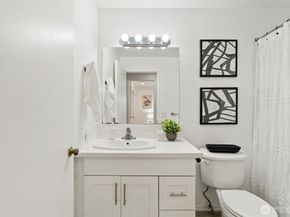 2626 E Madison Street 11, Seattle WA 98112