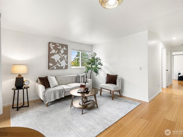 2626 E Madison Street 11, Seattle WA 98112