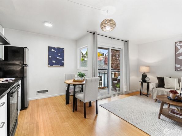 2626 E Madison Street 11, Seattle WA 98112