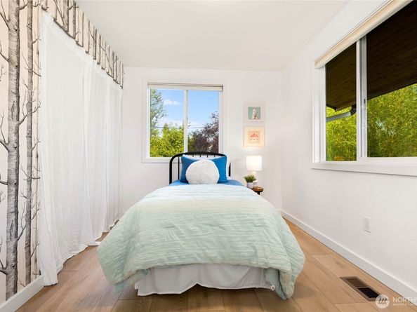 4031 30th Avenue S B, Seattle WA 98108