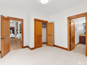 6465 Haley Loop NE, Bainbridge Island WA 98110