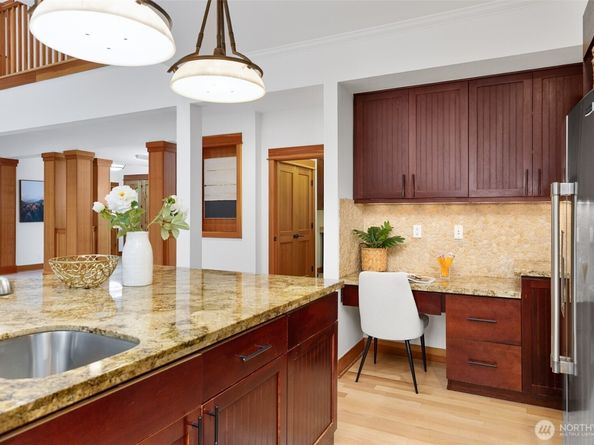 6465 Haley Loop NE, Bainbridge Island WA 98110