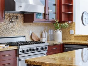 6465 Haley Loop NE, Bainbridge Island WA 98110