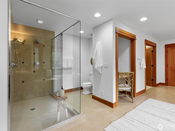 6465 Haley Loop NE, Bainbridge Island WA 98110