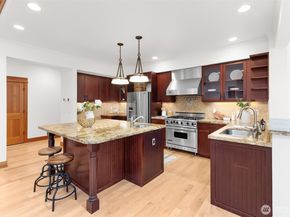 6465 Haley Loop NE, Bainbridge Island WA 98110