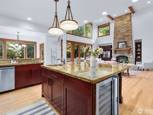 6465 Haley Loop NE, Bainbridge Island WA 98110