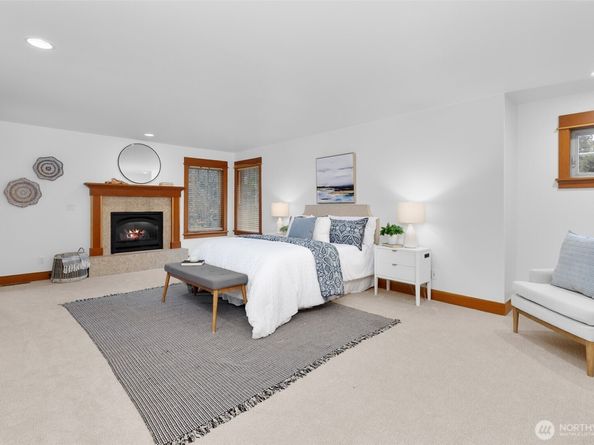 6465 Haley Loop NE, Bainbridge Island WA 98110