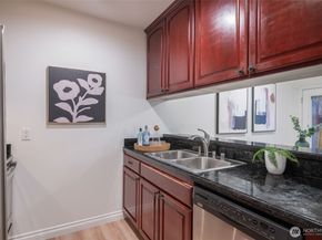 717 E Denny Way 1A, Seattle WA 98122