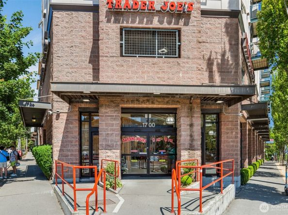 717 E Denny Way 1A, Seattle WA 98122