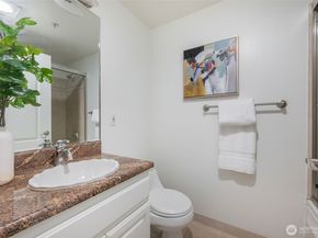 717 E Denny Way 1A, Seattle WA 98122