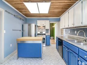 1551 N Callow Avenue, Bremerton WA 98312