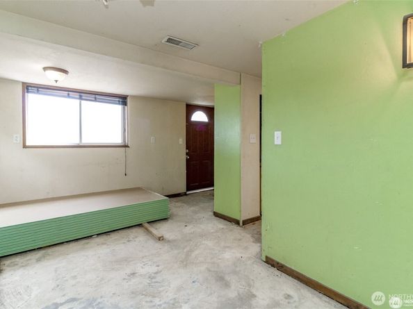 1551 N Callow Avenue, Bremerton WA 98312